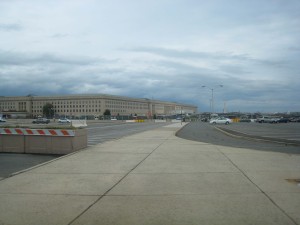 El Pentágono, una de las pocas fotos que pude tomar. Espero que Osama no la utilize para hacer el mal.